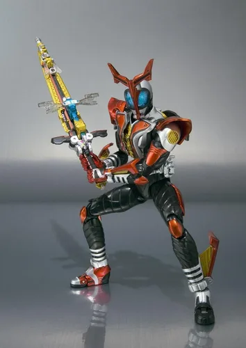 Vista 2 de S.H.Figuarts Masked Rider Kabuto Hyper Form figura de acción por Bandai