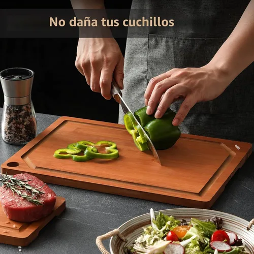 Vista 6 de HIWARE Juego de 4 Piezas de Tablas de Cortar Extra Grandes de Madera - Tablas de Cortar de Bambú para Preparación de Comidas y Servicio