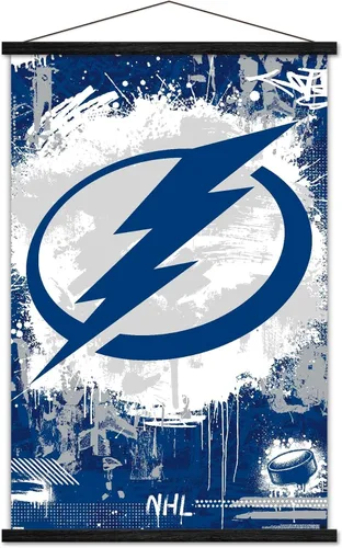 Vista 8 de Trends International NHL Tampa Bay Lightning - Póster de pared con el logotipo Maximalist 23, 22.37 x 34.00 pulgadas, paquete de impresión premium