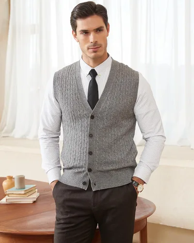 Vista 2 de Kallspin Suéter de punto trenzado para hombre, chaleco de mezcla de lana, cuello en V, con botones, sin mangas