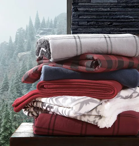Vista 8 de Eddie Bauer - Manta decorativa de franela de algodón para hogar, ropa de cama reversible de sherpa para todas las estaciones, rojo y negro