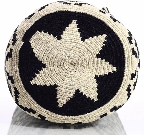 Vista 4 de WYOU Designer Collection, Handwoven Hobo Bucket Bag in Wayuu Crochet