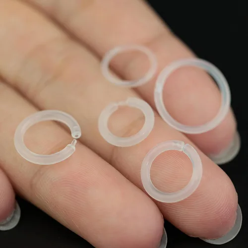 Vista 7 de Aretes de aro de plástico unisex de calibre 16, antialérgicos, anillos de nariz transparentes, con hebilla, para orejas sensibles y piel