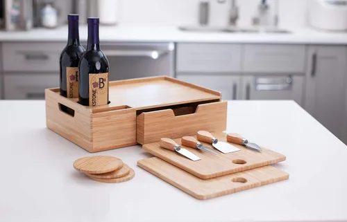 Vista 6 de Mobilevision Bandeja de bambú para servir vino y queso con cajón para almacenamiento adicional, incluye posavasos, cuchillos de queso, tablas