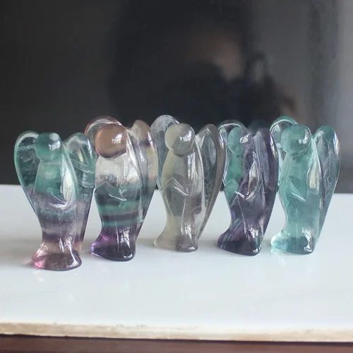 Vista 4 de Figura de ángel de labradorita tallada a mano de 2 pulgadas (cristal de fluorita multicolor)