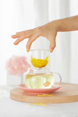 Vista 3 de Juego de Tazas de Té de Hongos, Lindas Tazas de Té de Vidrio y Platillos, Taza de Té Kawaii con Infusor para Colador de Té de Hojas Sueltas, Taza