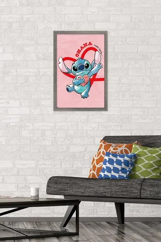 Vista 2 de Trends International Disney Lilo and Stitch - Póster de pared de corazones, 22.4 pulgadas de largo x 14.7 pulgadas, versión enmarcada en madera