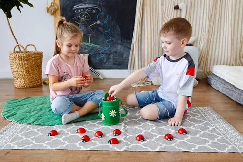 Vista 5 de Contar mariquitas – Juguete Montessori de madera para niñas de 3, 4 y 5 años, juguetes de aprendizaje de mariquita para niños pequeños, juguetes