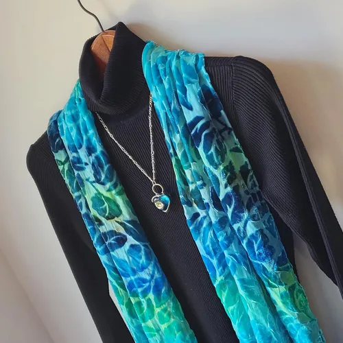 Vista 26 de Handmade Glass Chunky Heart Necklace