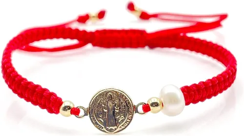 Vista 2 de Pulsera divina con medalla de San Benito y nácar de nailon rojo tejido ajustable para mujer