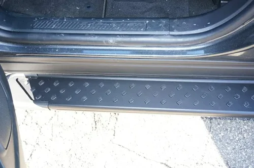Vista 8 de Romik® Estribos laterales RAL-B SUV para Ford Explorer (2020-presente)