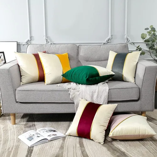 Vista 9 de OTOSTAR Juego de 4 fundas de almohada de terciopelo suave de 18 x 18 pulgadas, fundas de almohada decorativas modernas de cuero dorado a rayas