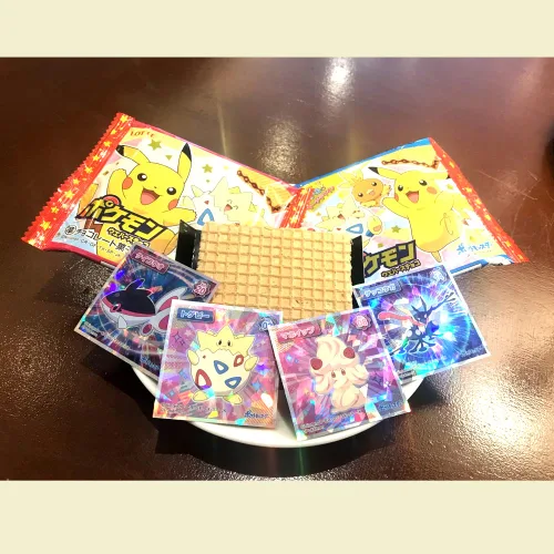 Vista 3 de DagashiyaBox Surtido de golosinas japonesas, caja de oblea de calcomanías colectivas de anime con 9 obleas de Pokémon, 1 como Daemon Slayer