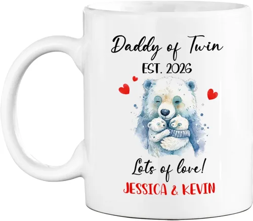 Vista 11 de Taza de café personalizada con nombre y año, taza de cerámica blanca personalizada para bebé, regalo único de taza de café con anuncio de embarazo