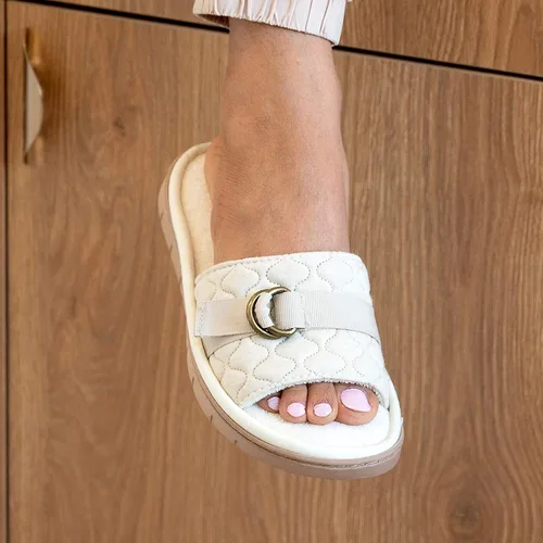 Vista 6 de isotoner Women's Open Toe Slide Slippers, Minimally Dyed Organic Cotton Upper and Algae-Infused Sole