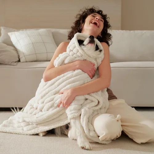 Vista 9 de Bedsure ComfyFleece® - Mantas impermeables para perros grandes, 50 x 60 pulgadas, color crema