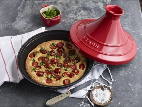 Vista 3 de STAUB – 327 – Tajine Hierro Fundido Rojo Cereza,11.0 x 11.0 x 7.9 in