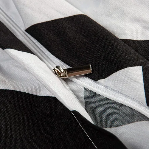 Vista 4 de NTBAY - Juego de funda de edredón de microfibra cepillada 100%, 2 piezas con diseño reversible estampado en negro y blanco, para niños, con cierre