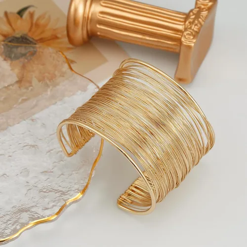 Vista 2 de BOMAIL Pulseras doradas para mujer, brazalete de brazo superior para brazo, pulsera ancha abierta de oro, pulsera de joyería