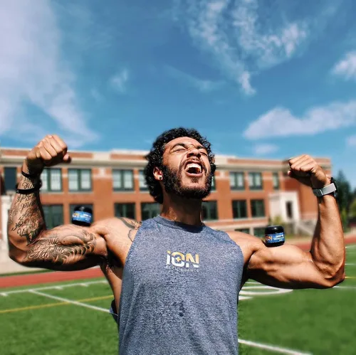 Vista 5 de Creatine Muscle Rub iON Performance Athlete Warmup Rub con cayena, creatina, manteca de karité y aceite esencial de naranja. Perfecto para masaje