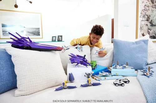 Vista 2 de Mattel Disney y Pixar Lightyear - Paquete de vehículos pequeños y figuras, 2 camiones todo terreno y 3 figuras de personajes, serie Hyperspeed