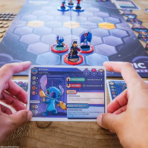 Vista 5 de USAOPOLY Disney Sorcerers Arena Epic Alliances Turning The Tide Expansion Con Davy Jones Moana y Stitch Juego de mesa familiar y estrategia
