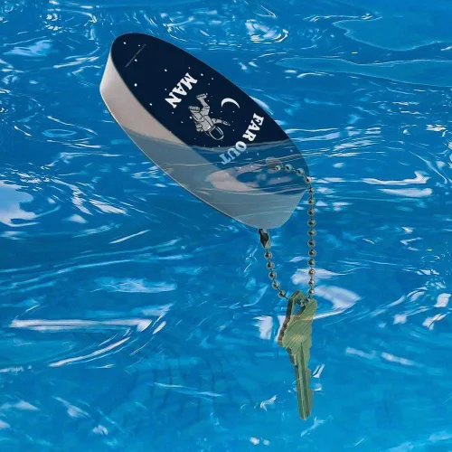 Vista 3 de GRAPHICS & MORE Far Out Man Space Astronauta divertido Humor flotante Llavero ovalado de espuma para barco de pesca Boya Key Float, Multi