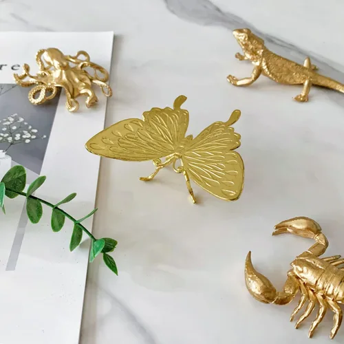 Vista 7 de Mini figura de mariposa dorada, adorno de animal de metal sólido, mini escultura de mariposa para decoración de escritorio en casa, oficina, jardín