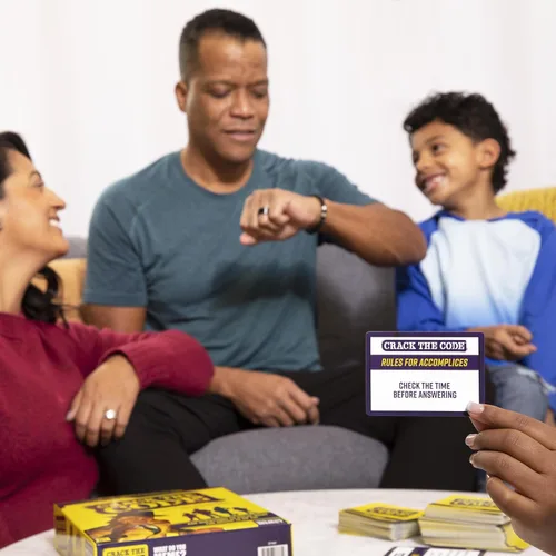 Vista 9 de WHAT DO YOU MEME? Crack the Code - Una familia de juegos de misterio para niños de deducción social