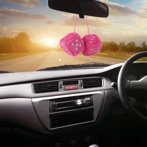 Vista 5 de Dados de felpa mullidos para espejo de automóvil, par retro de 3 pulgadas, dados peludos rosas con puntos para decoración colgante