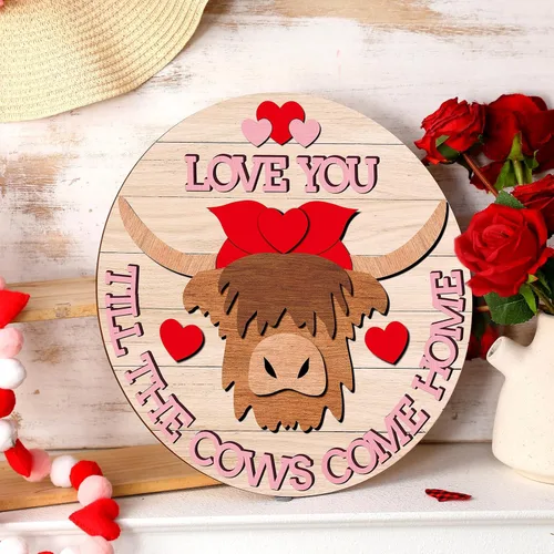 Vista 5 de GlikCeil Decoración de puerta de vaca de las tierras altas del día de San Valentín, letreros de madera de vaca de 11.8 pulgadas, bonita corona