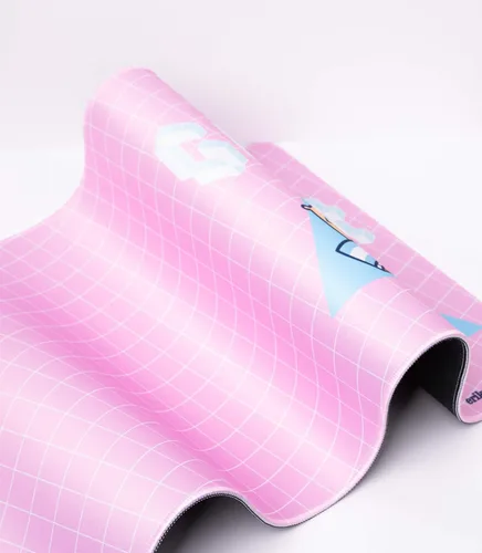 Vista 4 de Grupo Erik Alfombrilla de mouse XXL - Pusheen Regalos para los amantes de los gatos Alfombrilla de escritorio para juegos de 31.5 x 13.8 pulgadas