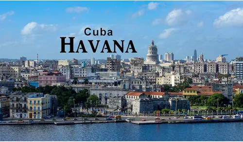 Vista 2 de CafePress Pegatina ovalada para parachoques de coche de La Habana (Cuba)
