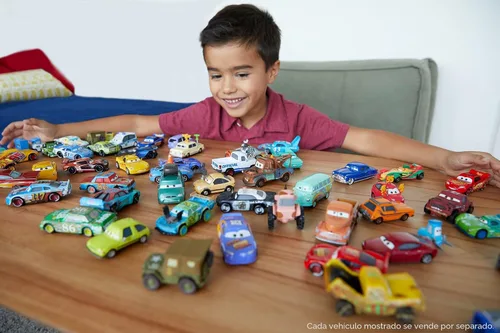 Vista 5 de Vehículo de lujo Miss Fritter moldeado a presión Disney Pixar Cars 3