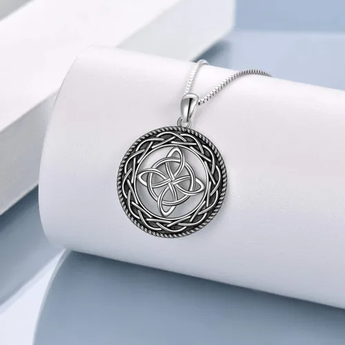 Vista 2 de Collar de plata de ley con nudo celta para mujer y niñas collar celta de la suerte
