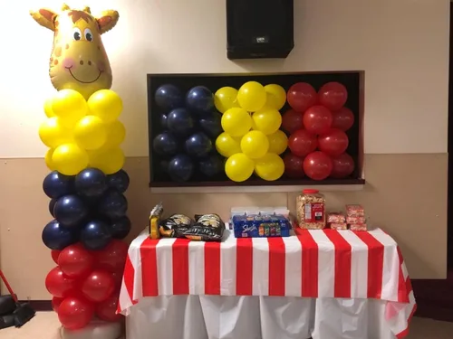 Vista 7 de Oojami Paquete de 4 manteles de plástico desechables a rayas rojas y blancas, 54 x 108 pulgadas, manteles rectangulares para carnaval, cumpleaños