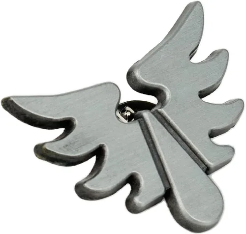 Vista 2 de Starforged Broche de ángel de sangre con insignia de capítulo de gran ángel Sanguinius Warhammer40K, Acero aleado, Sin gemas.