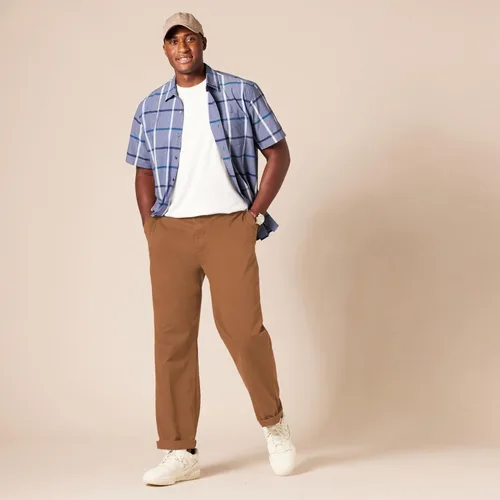 Vista 8 de Tienda Essentials Men's Classic-Fit Wrinkle-Resistant Flat-Front Chino Pant (Available in Big & Tall)