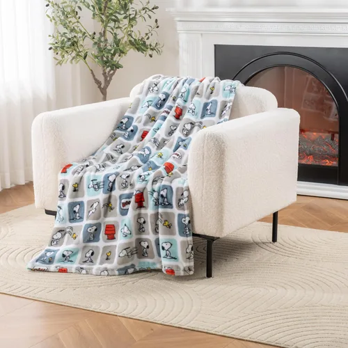 Vista 40 de Berkshire Peanuts® VelvetLoft® - Manta de felpa de Snoopy con bonito personaje, acogedora manta Fairisle Crimson Neutral, manta de 55 x 70 pulgadas