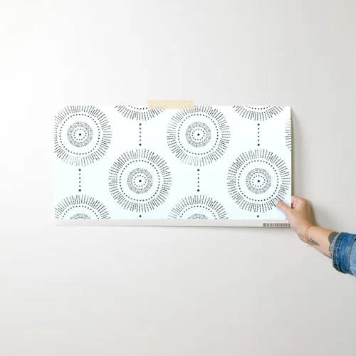 Vista 7 de Papel tapiz para despegar y pegar, diseño geométrico bohemio, círculos de piedra negra, abstracto, neutro, personalizado, extraíble, por Spoonflower