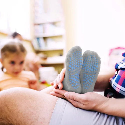 Vista 5 de ELUTONG Calcetines para niños y niñas, 15 pares de calcetines antideslizantes para bebés de 1 a 10 años