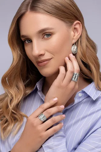 Vista 4 de JEAN RACHEL JEWELRY Anillo de plata de ley 925, diseño vintage con textura oxidada, hipoalergénico, sin níquel ni plomo, colección de diseñador