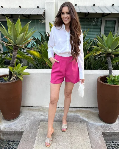 Vista 2 de luvamia Pantalones cortos de vestir para mujer, cintura alta, trajes casuales de negocios para el trabajo, verano, plisados, pantalones cortos
