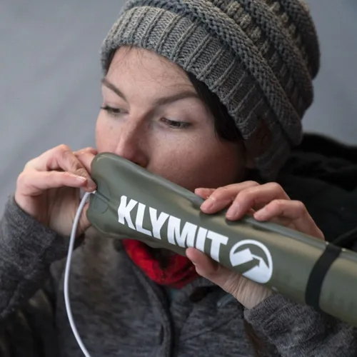 Vista 3 de KLYMIT Everglow - Tubo de luz LED Linterna de campamento portátil e inflable para seguridad al aire libre, resistente al agua, perfecta