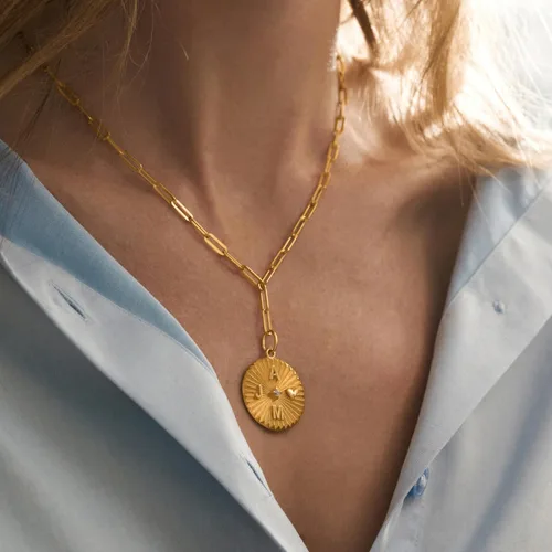 Vista 2 de OAK & LUNA - Medallion Custom Engraved Pendant Necklace - Sterling Silver or 14K Solid Gold - Up to 4 Initials