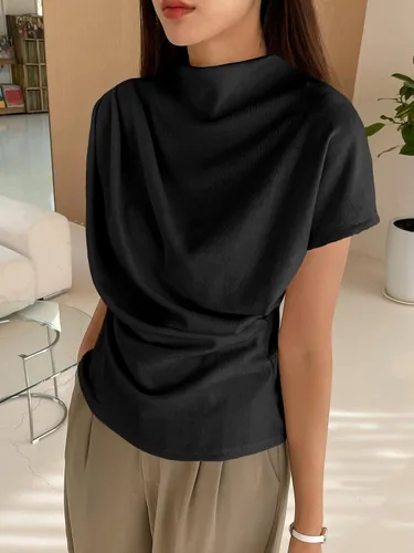 Vista 23 de OYOANGLE Camiseta de manga corta con cuello alto falso y fruncido para mujer