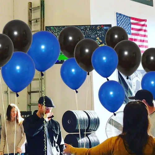 Vista 9 de Kit de arco de guirnalda de globos negros y azules, 122 globos azul real y negro para niños y hombres, cumpleaños, boda, videojuegos, aniversario