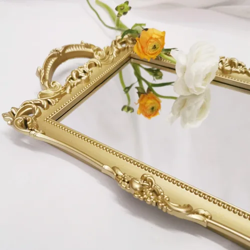 Vista 5 de Bandeja Espejo Decorativa Rectangular Pequeña, Estilo Francés, Organizador de Maquillaje, Organizador de Joyas, Bandeja para Servir, 13" x 7.8