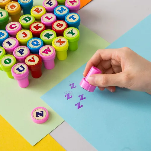 Vista 4 de KESOTE Sello de números y alfabeto para niños, juego de sellos de tinta para regalo de cumpleaños, recuerdo de fiesta, sellos para profesores