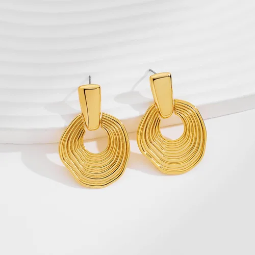Vista 5 de Aretes elegantes vintage con textura ondulada, aretes colgantes chapados en oro para mujer, joyería de moda